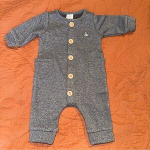 Baby Gap Cozy warm Gray Infant One Piece. Button down. 0-3 months. NWT.